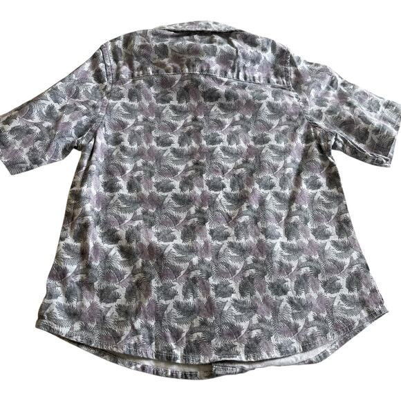 Boys and Arrows Gray Feather Print Short Sleeve Button Up Shirt Size 4 - Picture 5 of 5